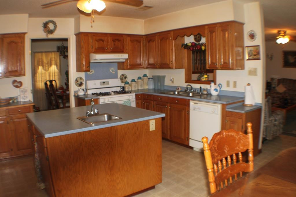 1024 Forrest Road Tylertown, MS 39667 - Photo 3 of 4 Photo 3