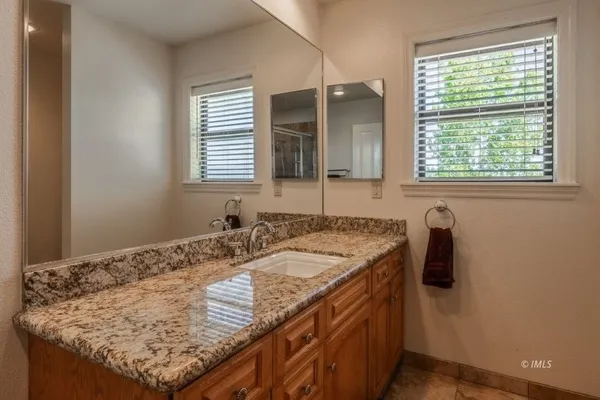 $1,149,000 | 653 Mountain View Drive, Swall Meadows, CA 93514