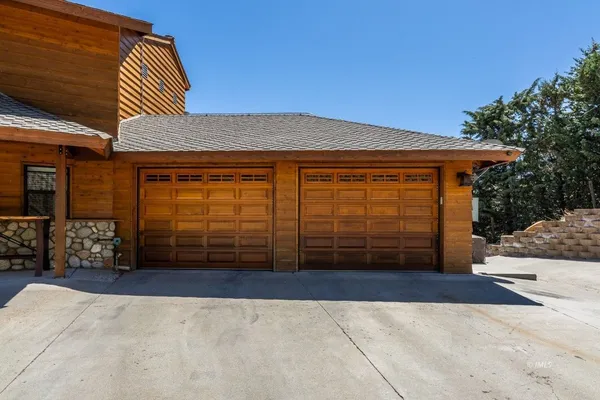 $1,149,000 | 653 Mountain View Drive, Swall Meadows, CA 93514