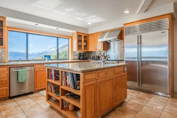 $1,149,000 | 653 Mountain View Drive, Swall Meadows, CA 93514