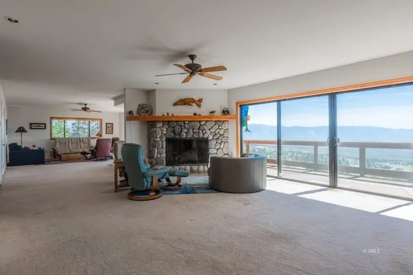 $1,149,000 | 653 Mountain View Drive, Swall Meadows, CA 93514