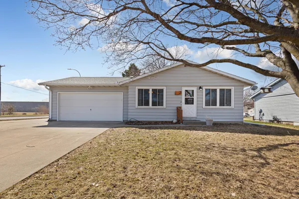 $264,900 | 3 Devonshire Place, Mankato, MN 56001