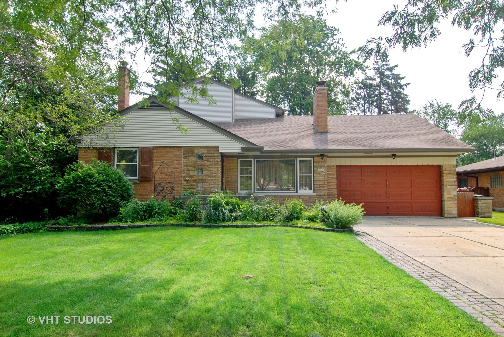 375 Uvedale Road Riverside, IL 60546 - Photo 1 of 28
