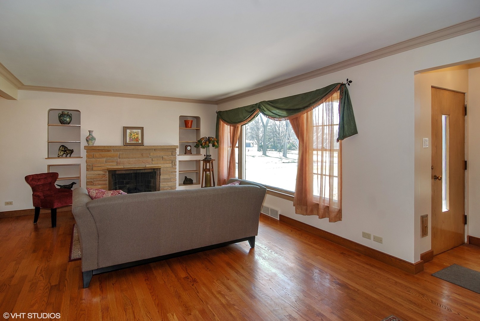 375 Uvedale Road Riverside, IL 60546 - Photo 4 of 28