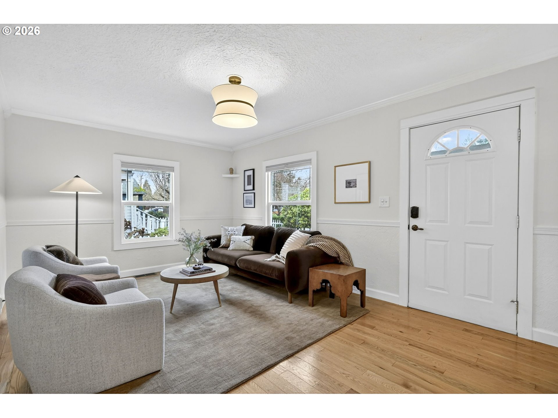 6128 Southeast Reedway Street Portland, OR 97206 - Photo 7 of 40 a living room with furniture