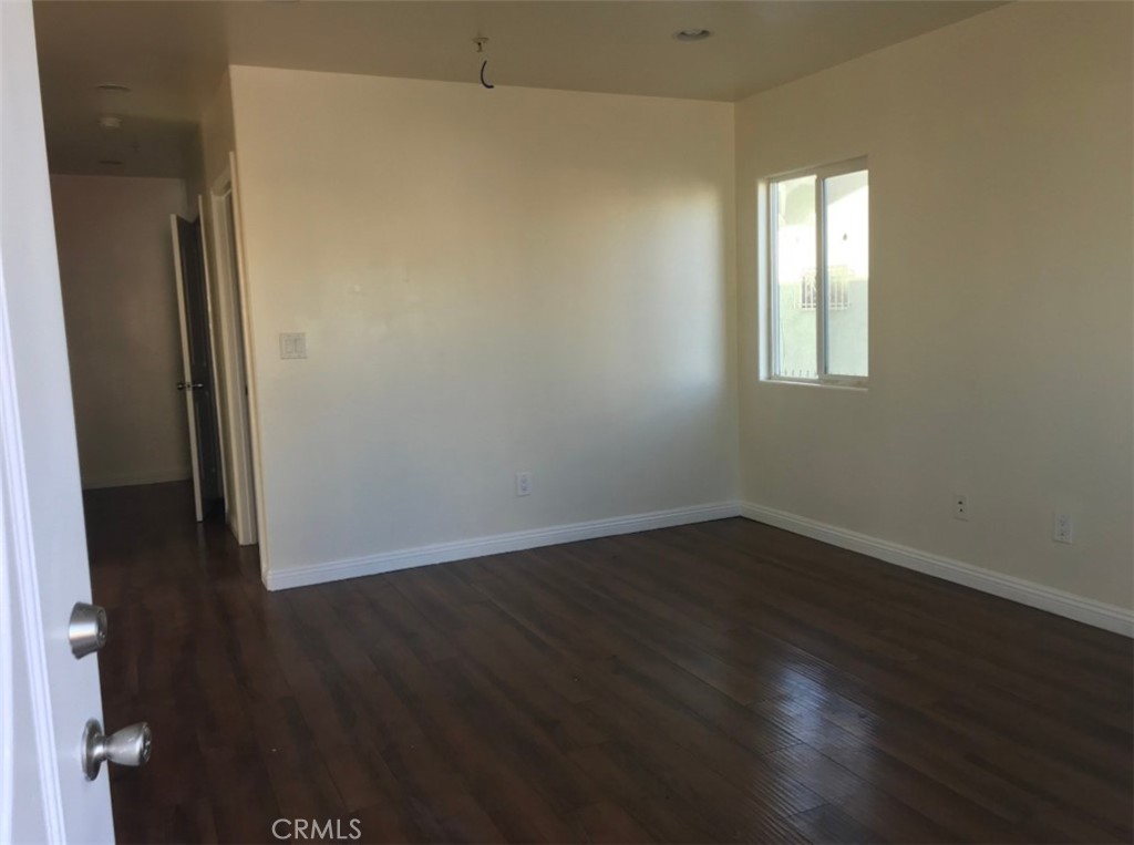 430 East 83rd Street Los Angeles, CA 90003 - Photo 2 of 6