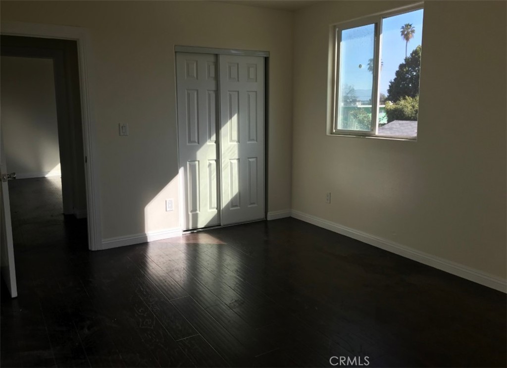 430 East 83rd Street Los Angeles, CA 90003 - Photo 4 of 6