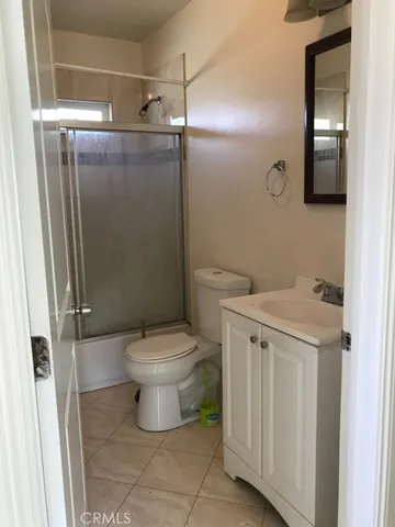 $3,300 | 430 East 83rd Street, Los Angeles, CA 90003