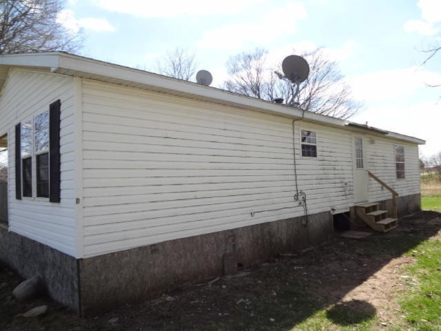 6696 Pakes Road Greenville, MI 48838 - Photo 4 of 19 025