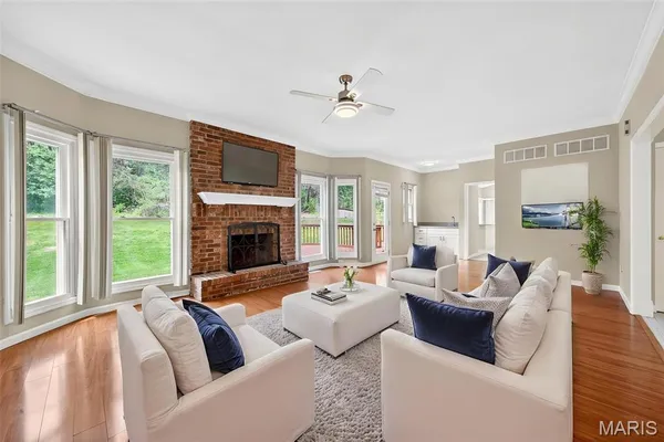 $709,900 | 406 Forsheer Drive, Chesterfield, MO 63017
