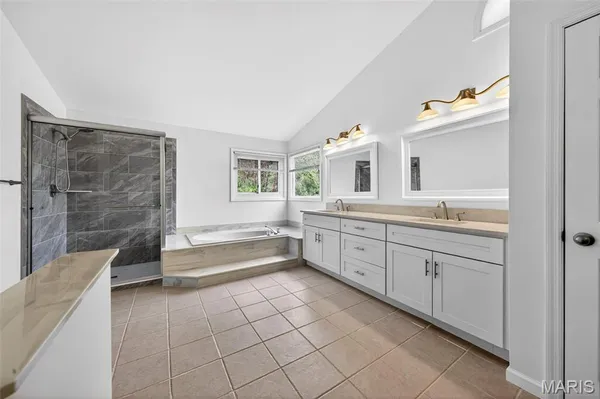 $709,900 | 406 Forsheer Drive, Chesterfield, MO 63017