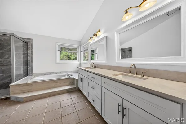 $709,900 | 406 Forsheer Drive, Chesterfield, MO 63017