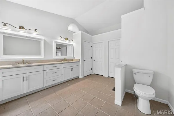 $709,900 | 406 Forsheer Drive, Chesterfield, MO 63017