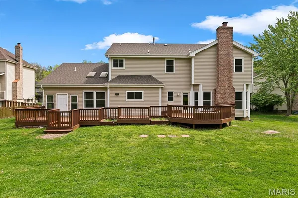 $709,900 | 406 Forsheer Drive, Chesterfield, MO 63017