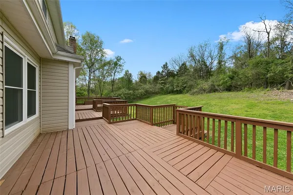 $709,900 | 406 Forsheer Drive, Chesterfield, MO 63017
