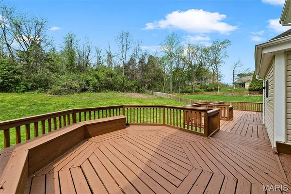 $709,900 | 406 Forsheer Drive, Chesterfield, MO 63017