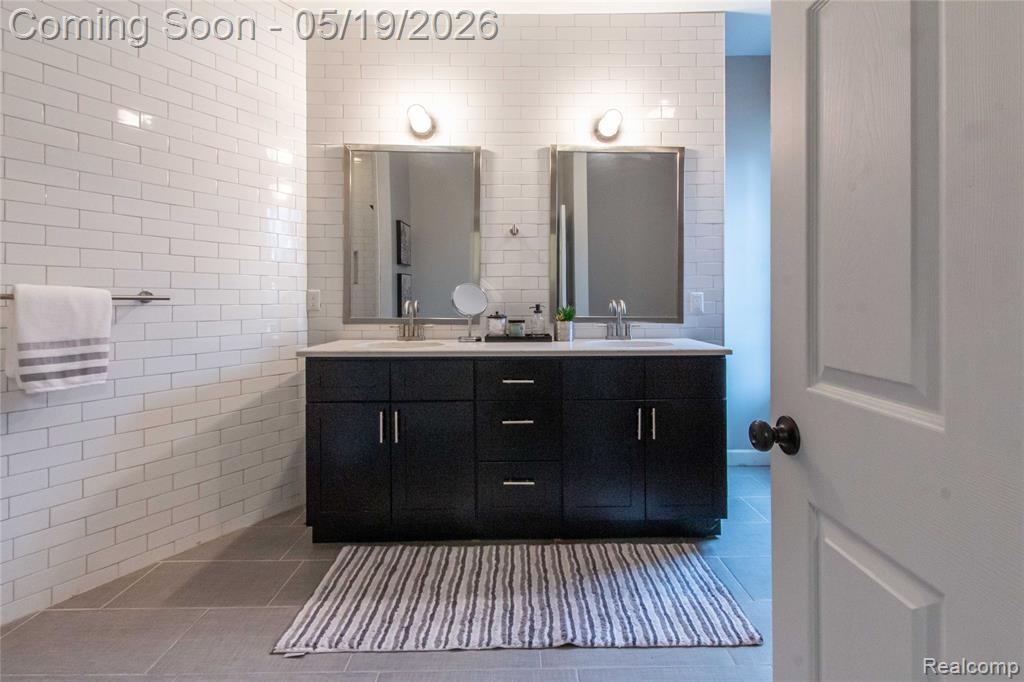 4468 3rd Avenue, Unit LOWR Detroit, MI 48201 - Photo 18 of 34