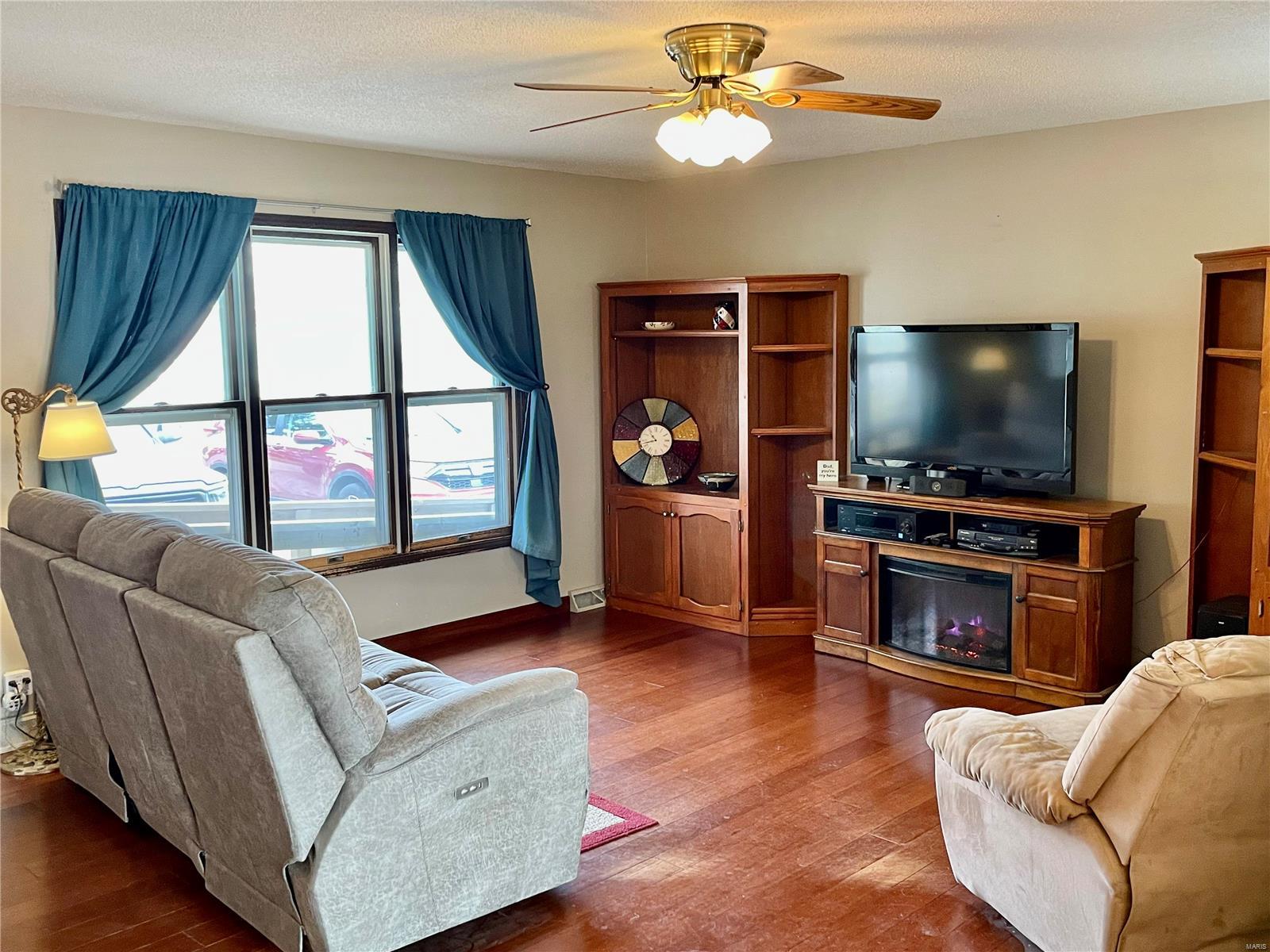 163 Willowood Road Litchfield, IL 62056 - Photo 8 of 31 Gallery Image 8