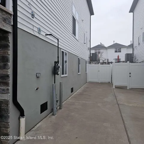 a view of a white house