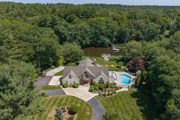 $2,995,000 | 112 River Road, Hanover, MA 02339