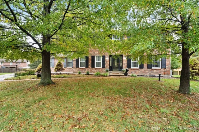 $379,900 | 30 Doebrook Court, New Albany, IN 47150