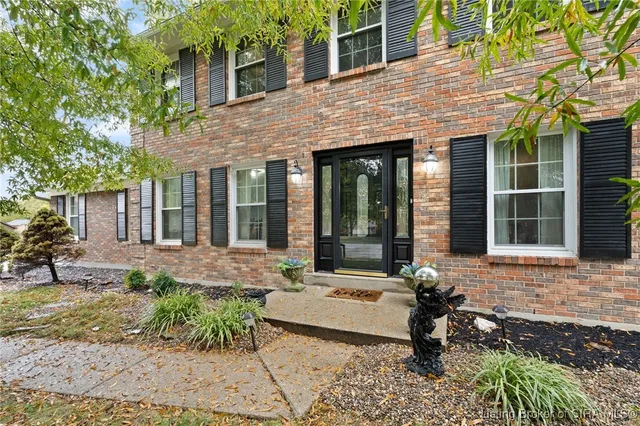 $379,900 | 30 Doebrook Court, New Albany, IN 47150