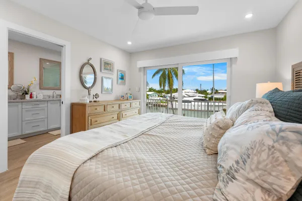 $3,995,000 | 360 12th Street, Key Colony Beach, FL 33051