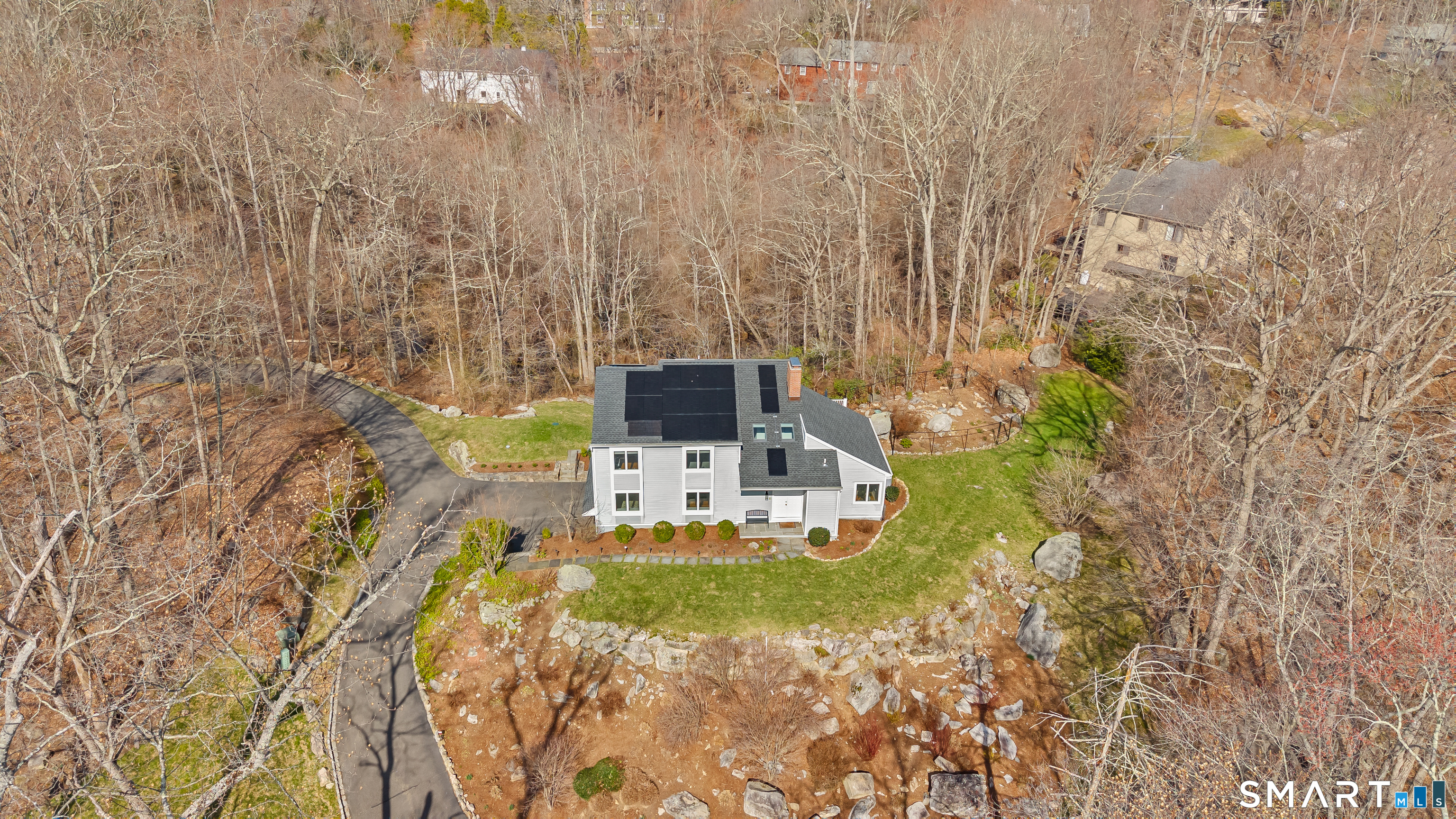 81 Ridge Brook Drive Stamford, CT 06903 - Photo 3 of 40