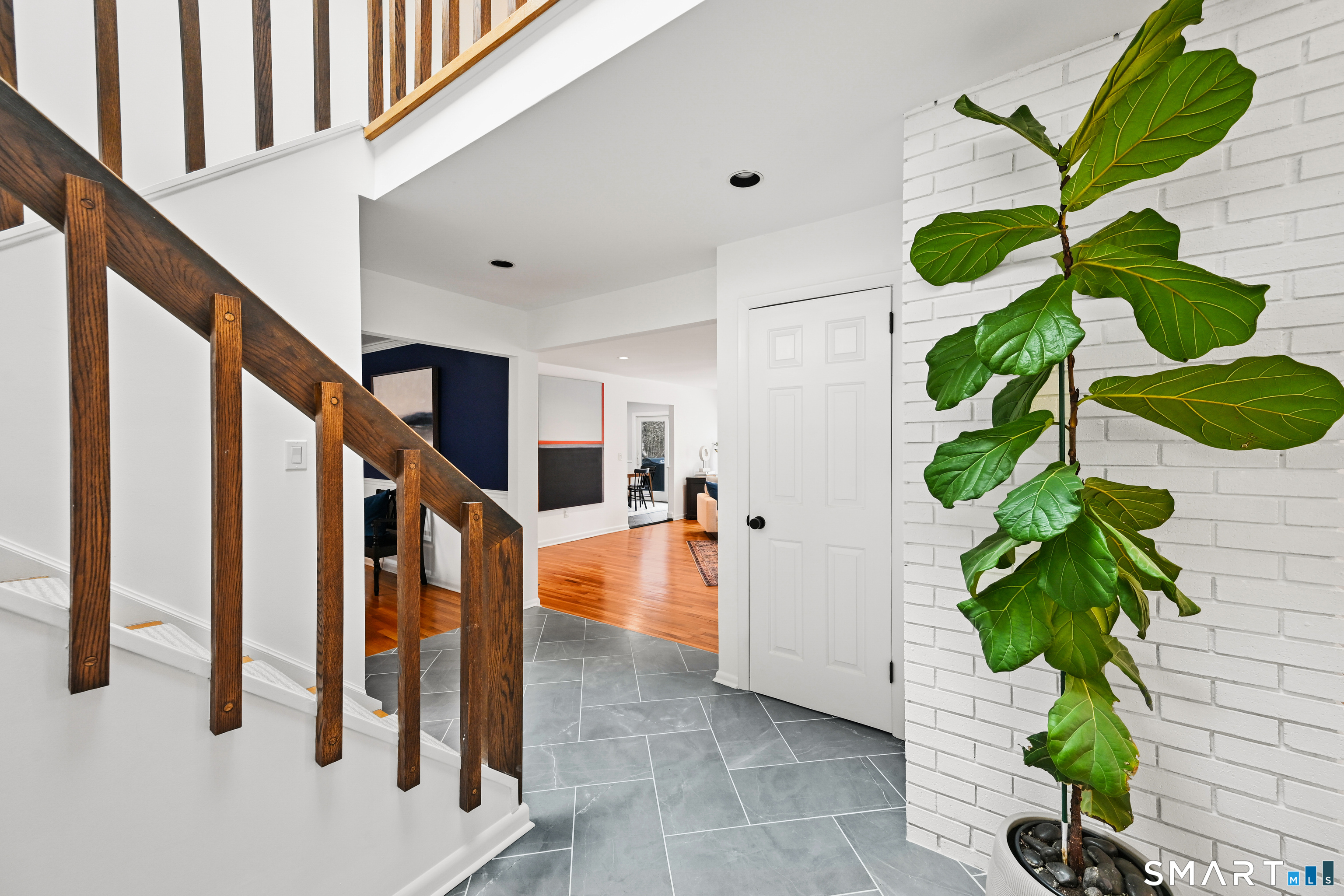 81 Ridge Brook Drive Stamford, CT 06903 - Photo 5 of 40