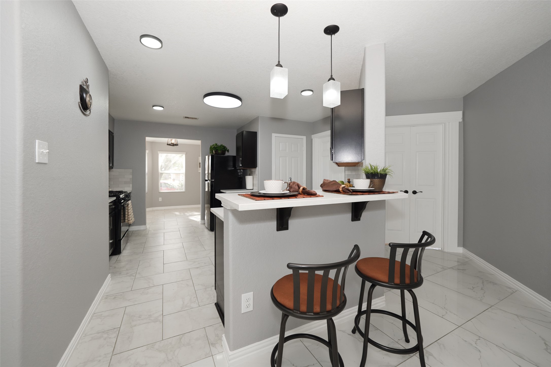 10606 Ince Lane Houston, TX 77040 - Photo 11 of 43 Bar