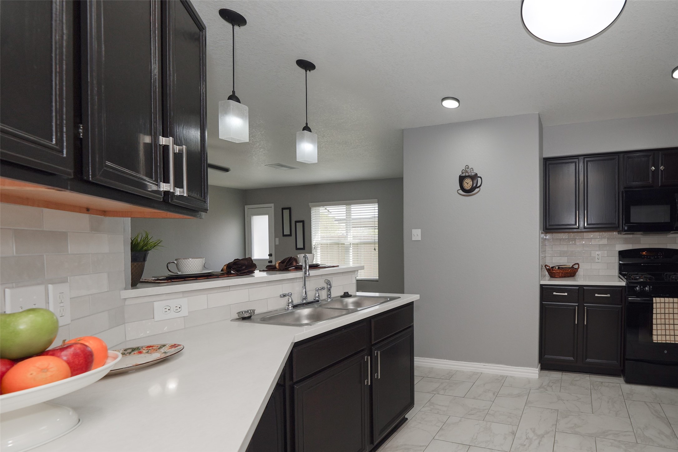 10606 Ince Lane Houston, TX 77040 - Photo 13 of 43 Kitchen