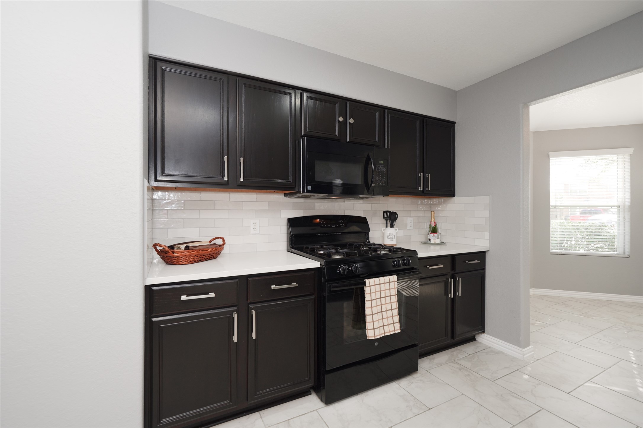 10606 Ince Lane Houston, TX 77040 - Photo 14 of 43