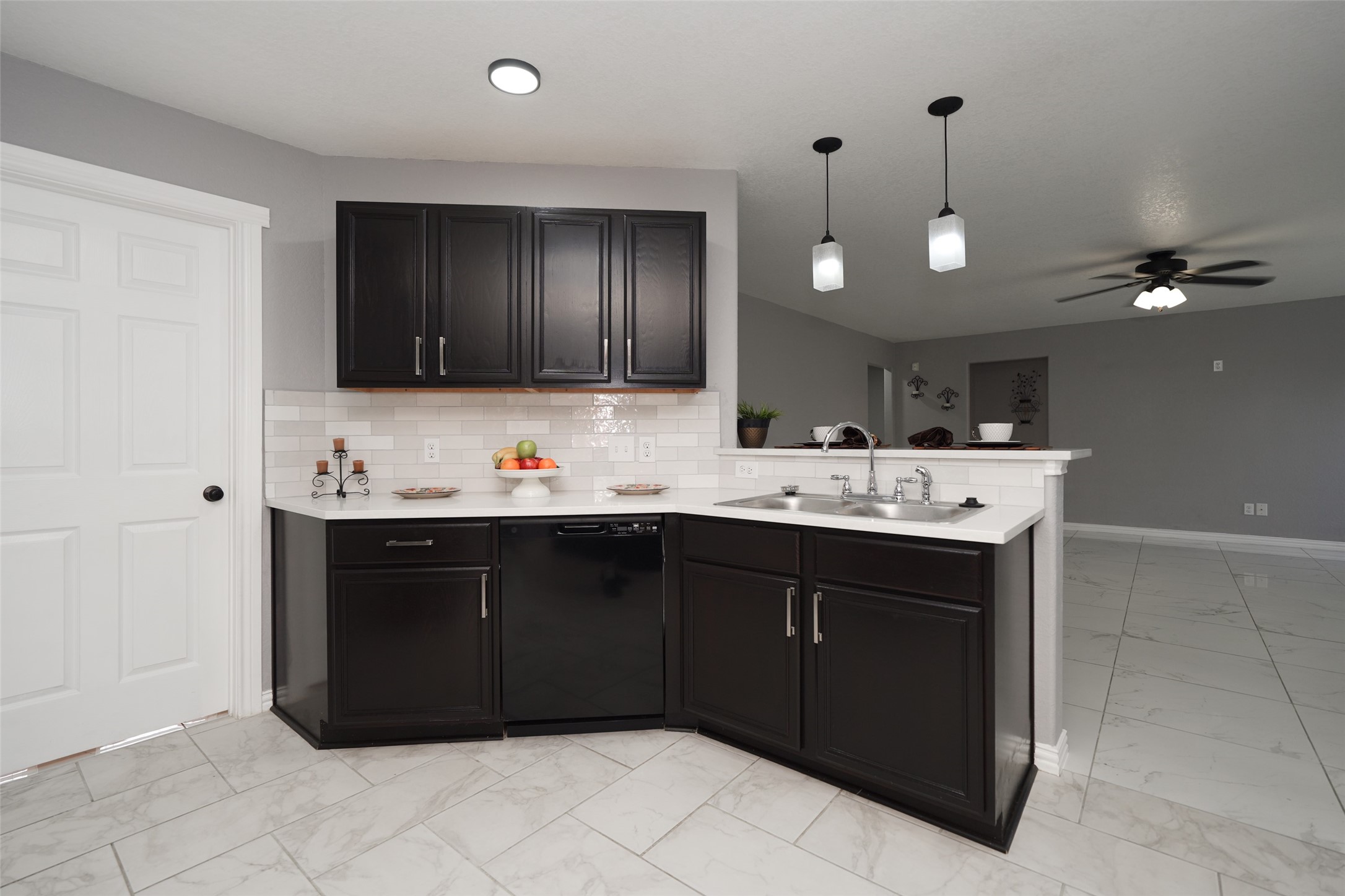 10606 Ince Lane Houston, TX 77040 - Photo 19 of 43