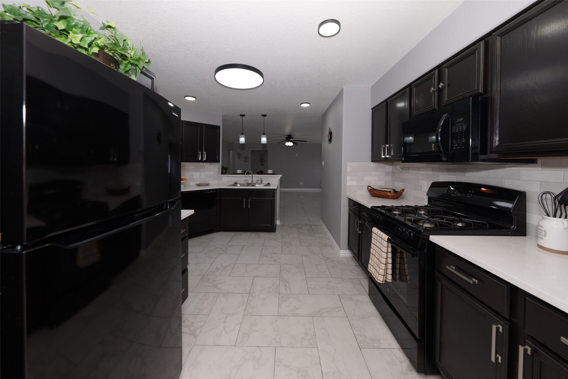 10606 Ince Lane Houston, TX 77040 - Photo 21 of 43