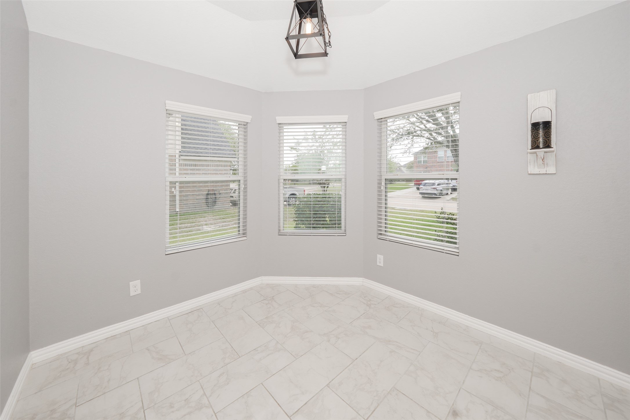 10606 Ince Lane Houston, TX 77040 - Photo 23 of 43 Breakfast Nook