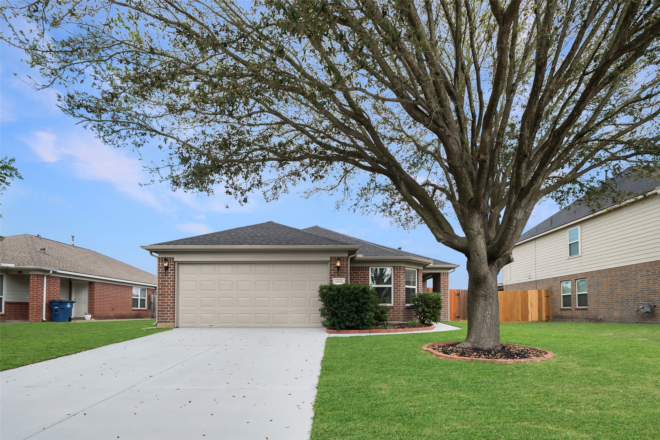10606 Ince Lane Houston, TX 77040 - Photo 3 of 43 Beautiful Oak Tree