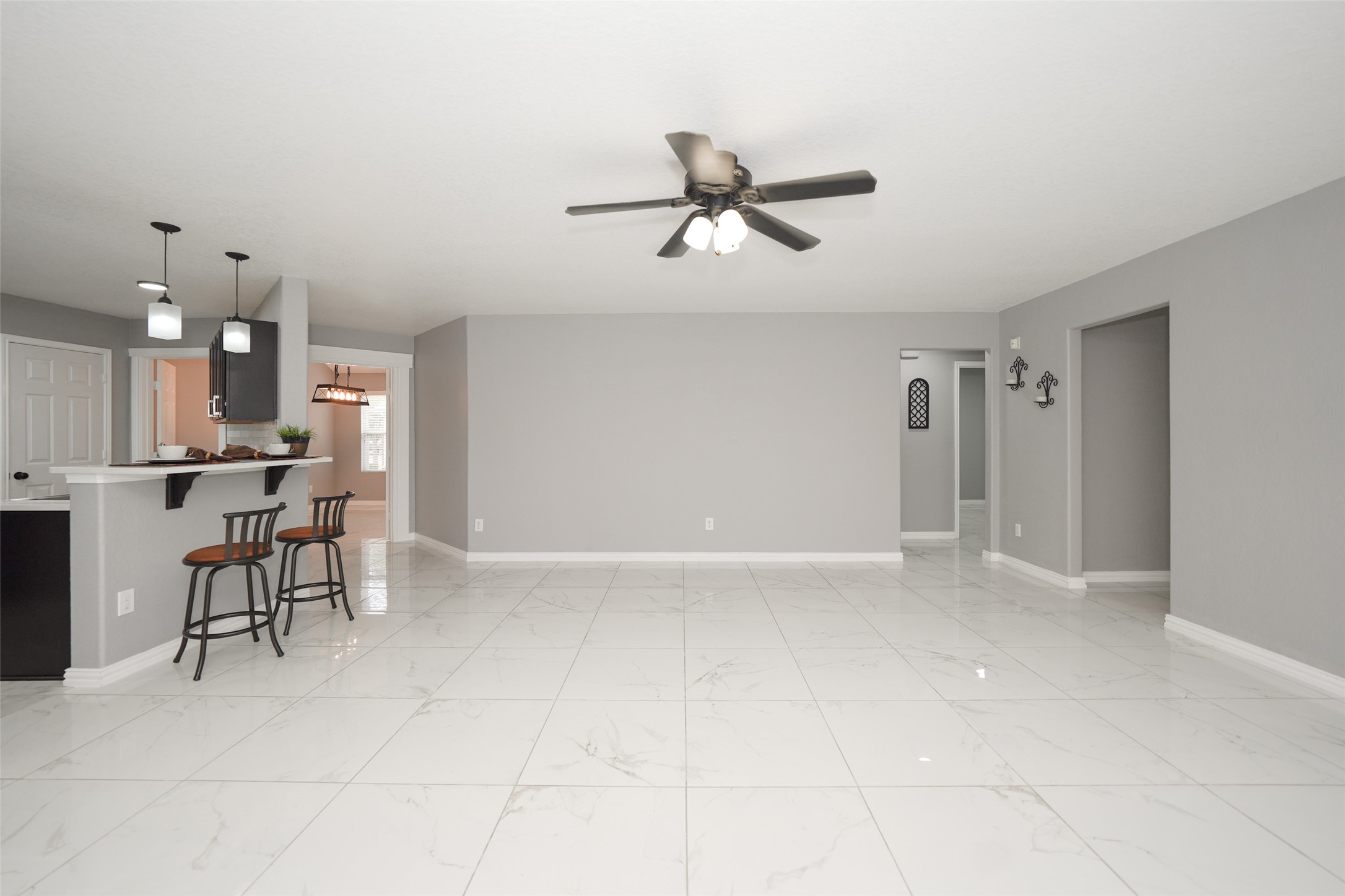 10606 Ince Lane Houston, TX 77040 - Photo 7 of 43 Living Room