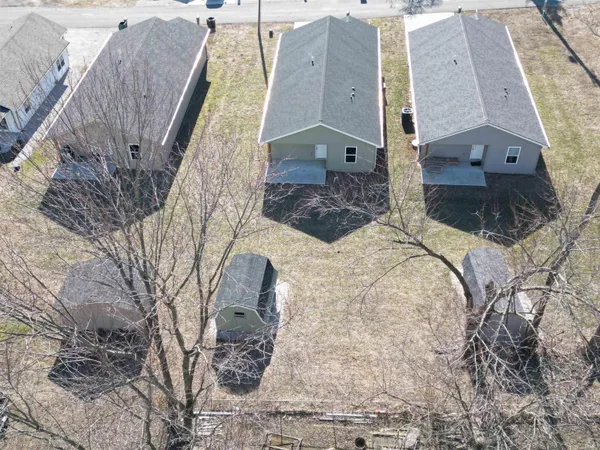 $199,900 | 1014 East Glezen Street, Petersburg, IN 47567