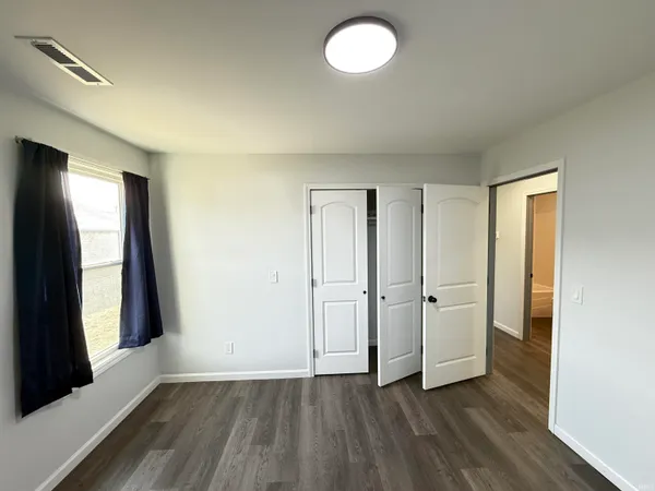 $199,900 | 1014 East Glezen Street, Petersburg, IN 47567