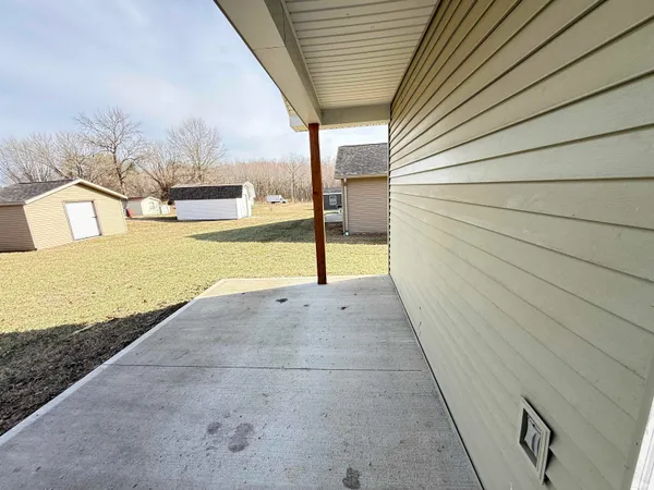 $199,900 | 1014 East Glezen Street, Petersburg, IN 47567