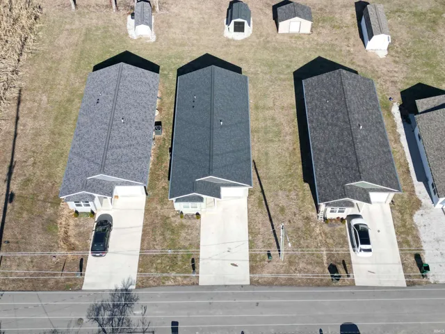 $199,900 | 1014 East Glezen Street, Petersburg, IN 47567