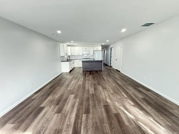 $199,900 | 1014 East Glezen Street, Petersburg, IN 47567