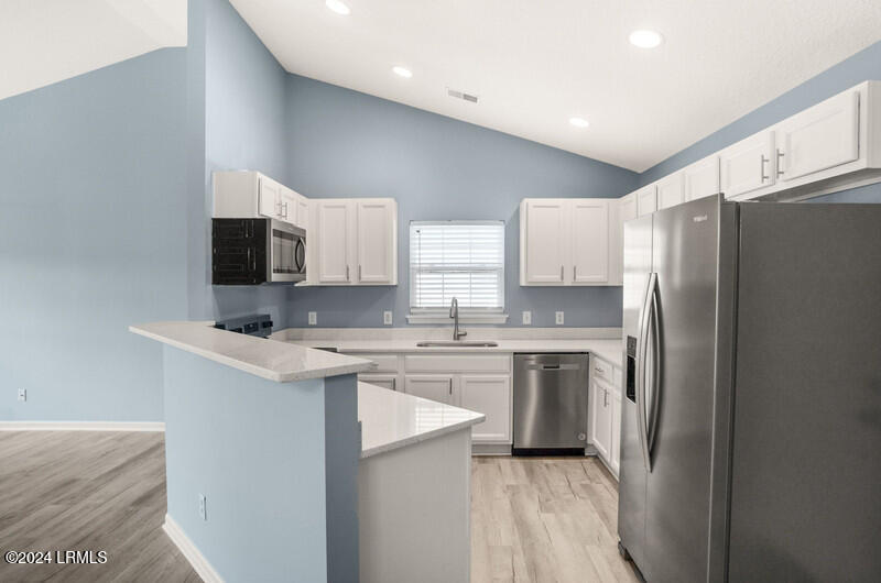 426 Colony Drive Ridgeland, SC 29936 - Photo 8 of 29 Kitchen