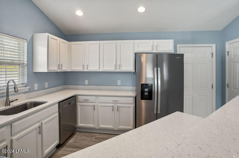 426 Colony Drive Ridgeland, SC 29936 - Photo 9 of 29 Kitchen3