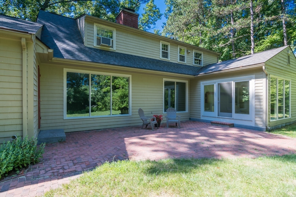 100 Hilltop Road Longmeadow, MA 01106 - Photo 38 of 42