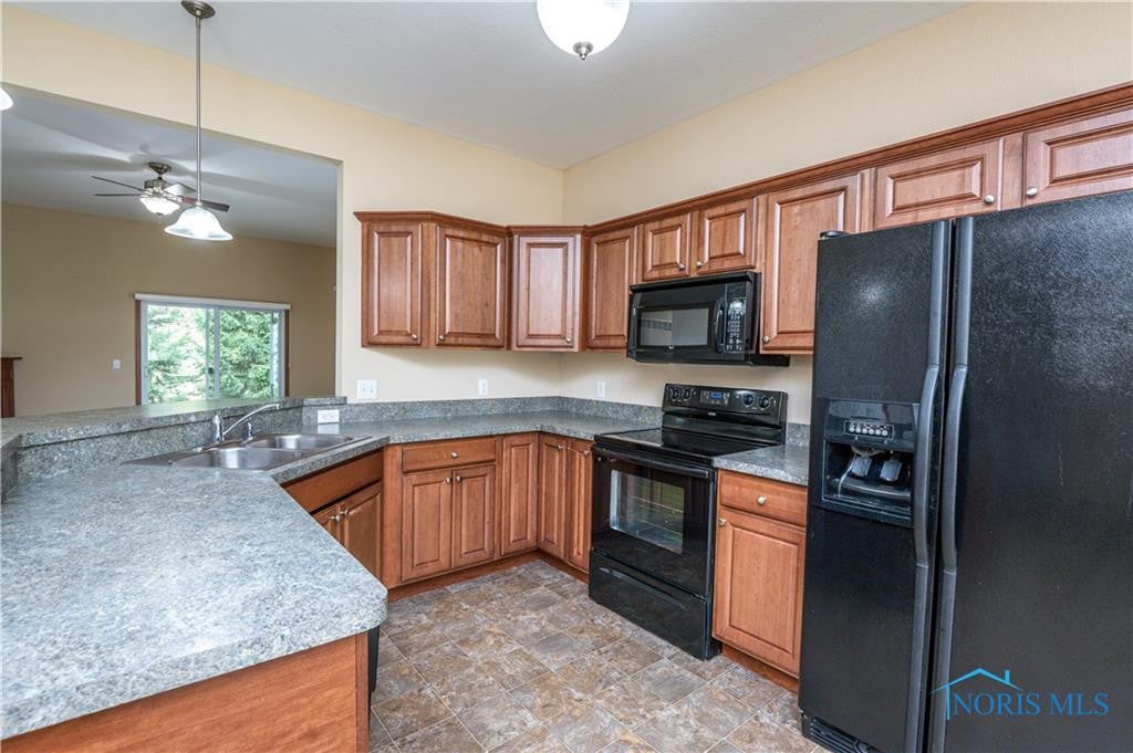 2141 Oakside Road Toledo, OH 43615 - Photo 6 of 33 Gallery Image 6
