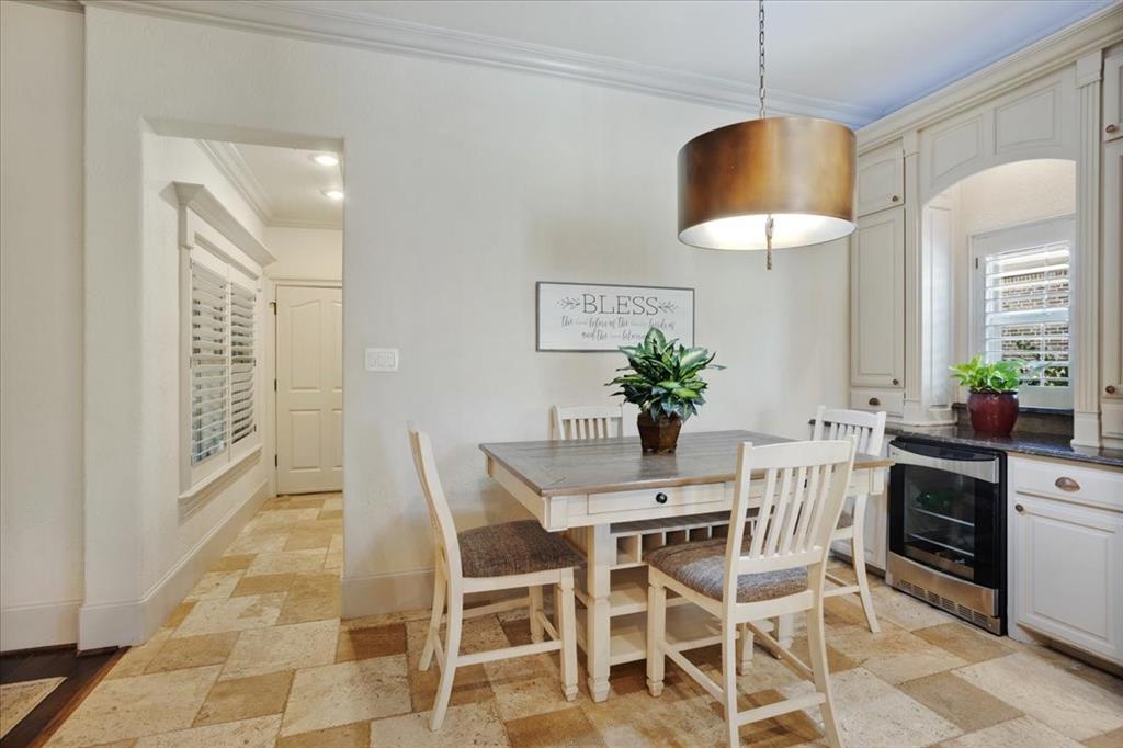 3001 Canyon Creek Drive Sherman, TX 75092 - Photo 15 of 37 a dining room with furniture and a chandelier