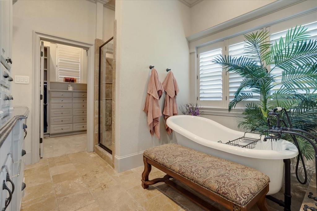 3001 Canyon Creek Drive Sherman, TX 75092 - Photo 19 of 37 a dining room with furniture and a potted plant