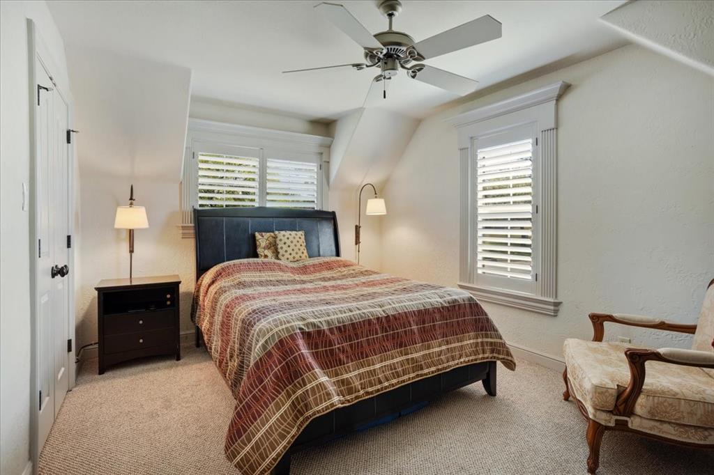3001 Canyon Creek Drive Sherman, TX 75092 - Photo 25 of 37 a bedroom with a bed and window