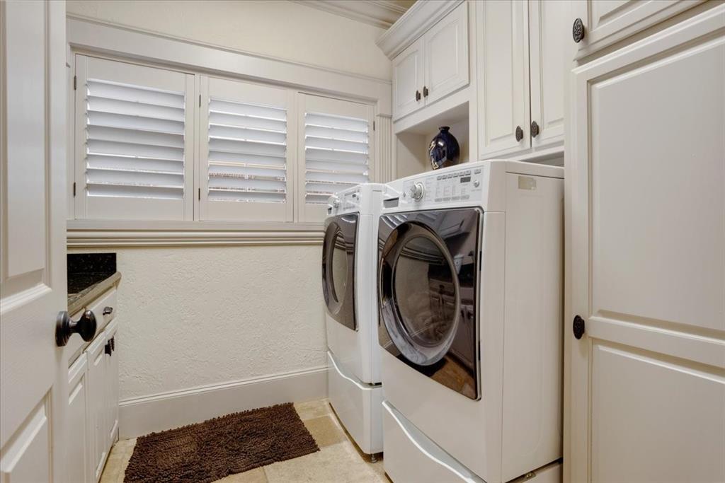 3001 Canyon Creek Drive Sherman, TX 75092 - Photo 28 of 37 a utility room with dryer and washer